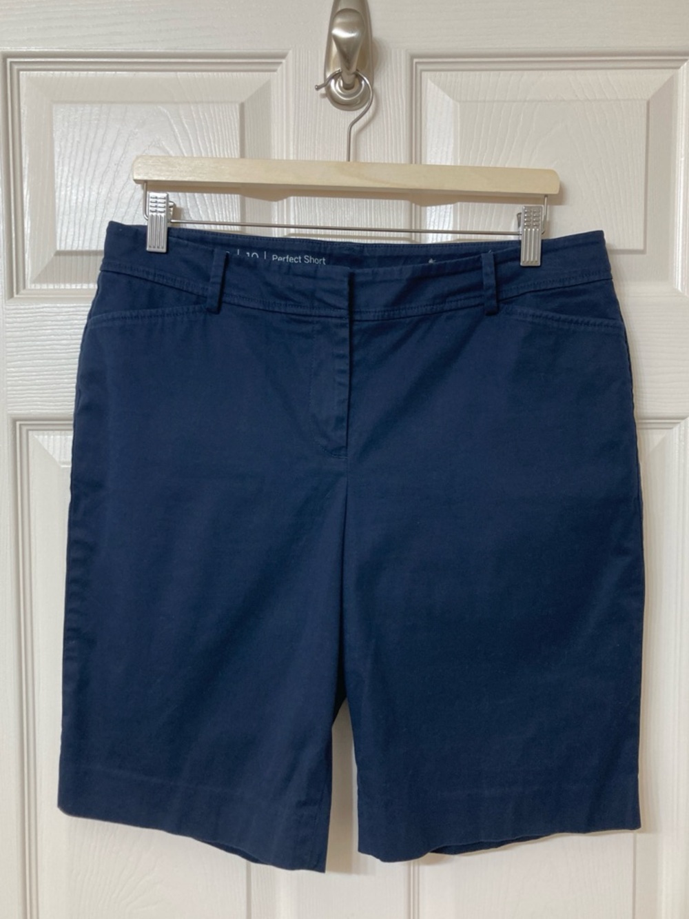 Talbots Women's Navy Blue Chino Perfect Shorts Size 10 Preppy Nautical Coastal